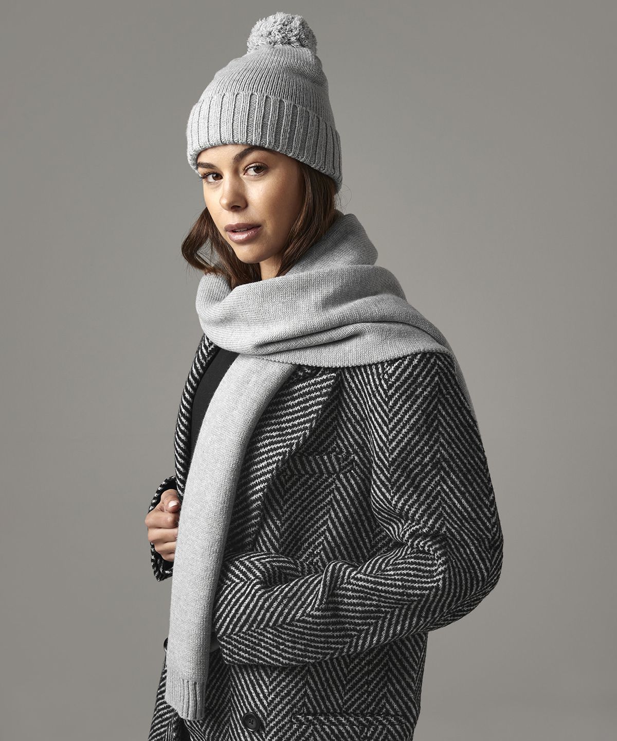 Stickad Scarf Och Mössa Presentset