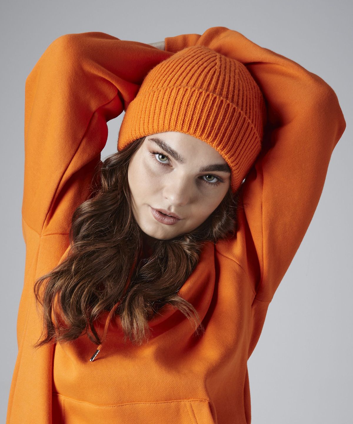 Stickad Ribbad Mössa