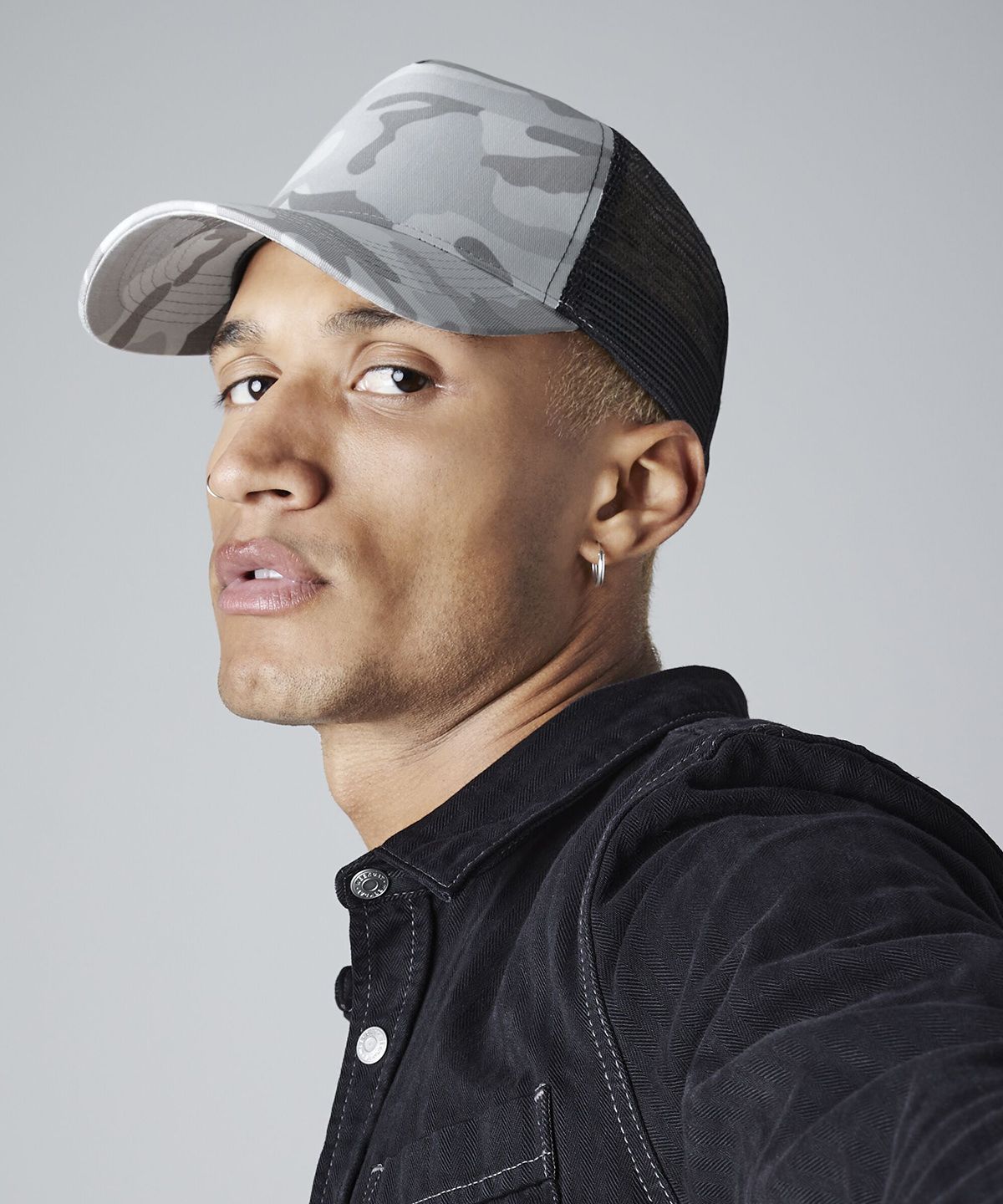 Camo Snapback Trucker Keps